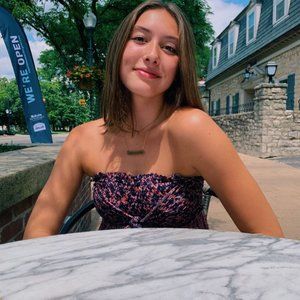 Meet your Posher, Mia